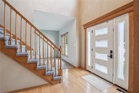 925 Rolling Creek Drive NE Cedar Rapids IA 52402