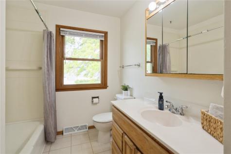 1510 26th Street NW Cedar Rapids IA 52405