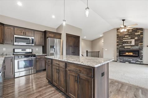 2773 Ridgeview Drive Palo IA 52324