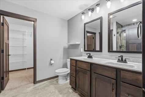 2773 Ridgeview Drive Palo IA 52324