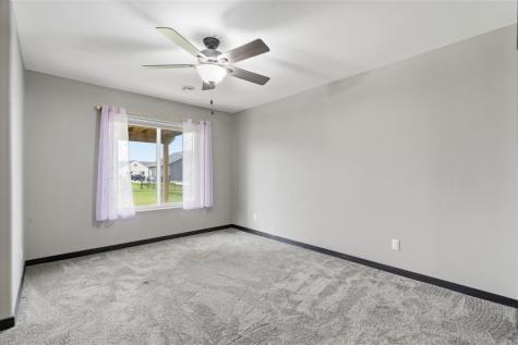 2773 Ridgeview Drive Palo IA 52324