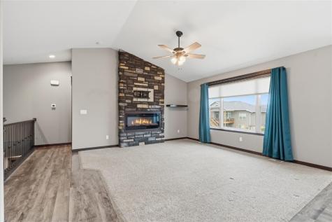 2773 Ridgeview Drive Palo IA 52324