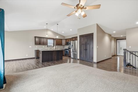 2773 Ridgeview Drive Palo IA 52324