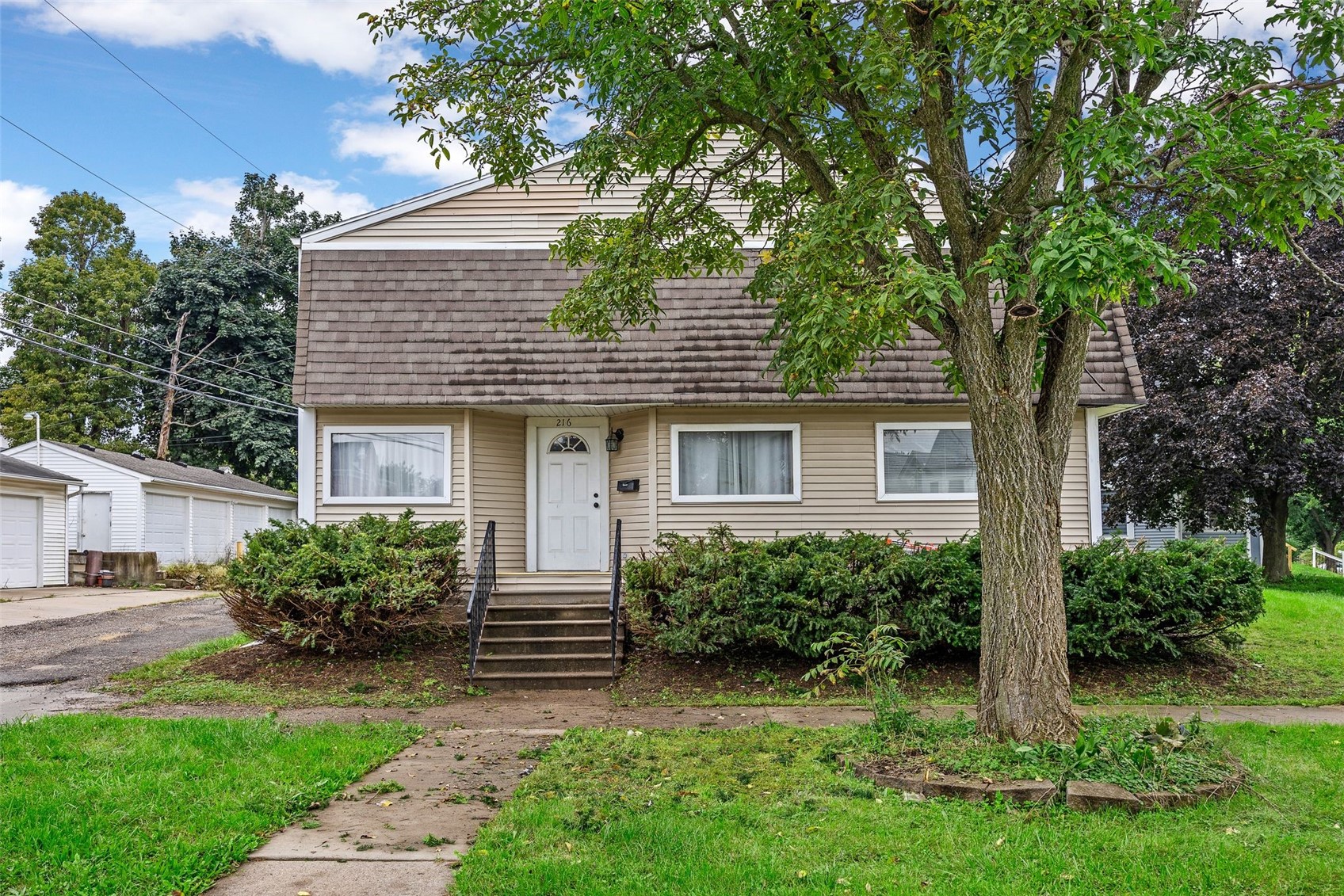 216 13th Street NW Cedar Rapids IA 52405