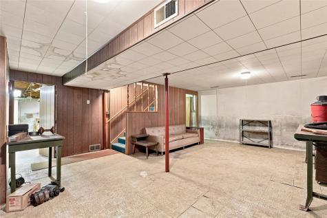 2423 O Avenue NW Cedar Rapids IA 52405
