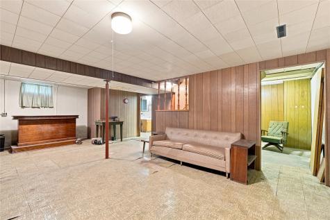 2423 O Avenue NW Cedar Rapids IA 52405