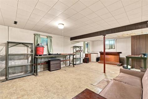 2423 O Avenue NW Cedar Rapids IA 52405