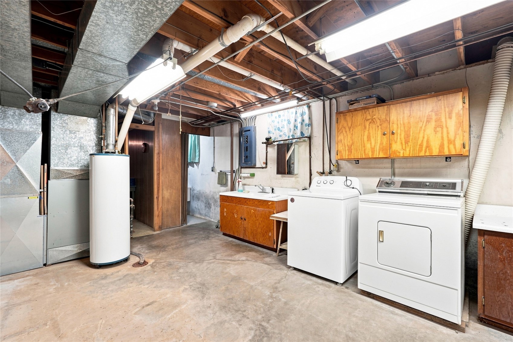 2423 O Avenue NW Cedar Rapids IA 52405