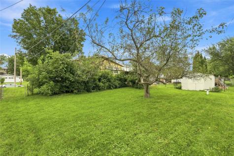 2423 O Avenue NW Cedar Rapids IA 52405