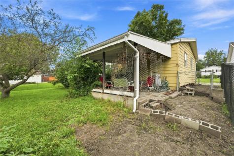 2423 O Avenue NW Cedar Rapids IA 52405