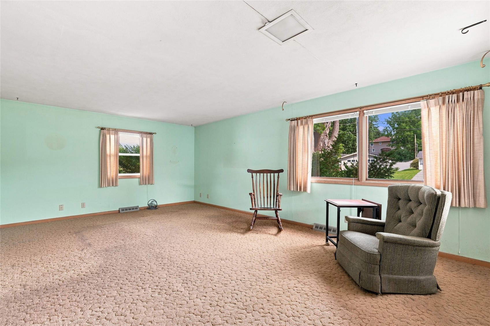 2423 O Avenue NW Cedar Rapids IA 52405