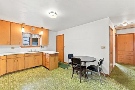 2423 O Avenue NW Cedar Rapids IA 52405