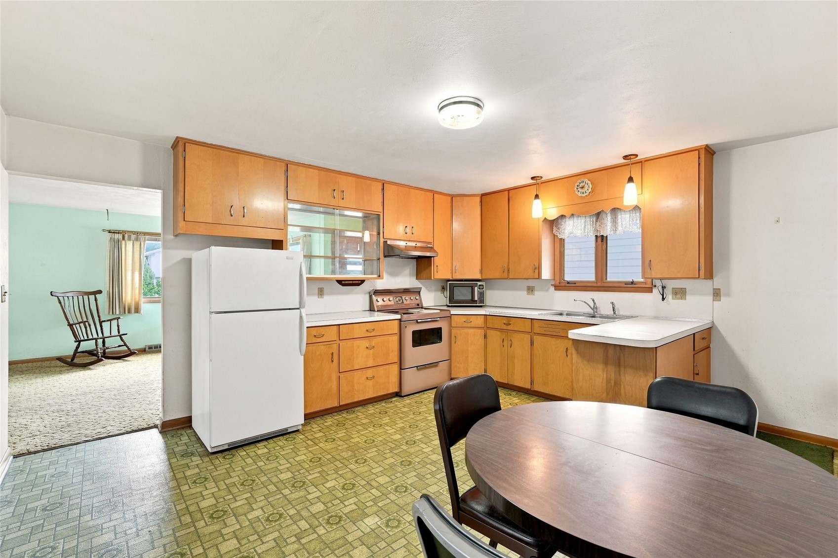 2423 O Avenue NW Cedar Rapids IA 52405
