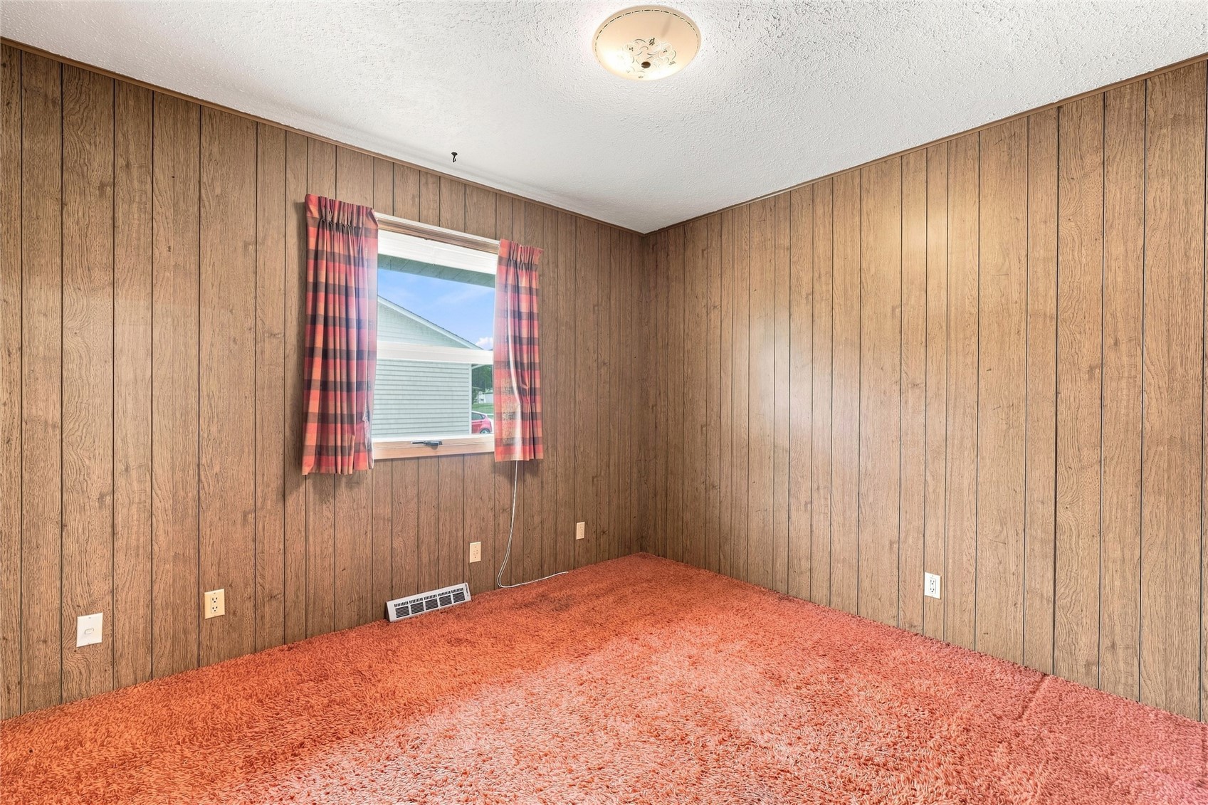 2423 O Avenue NW Cedar Rapids IA 52405
