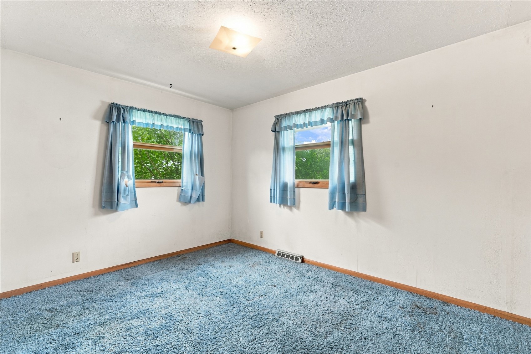 2423 O Avenue NW Cedar Rapids IA 52405