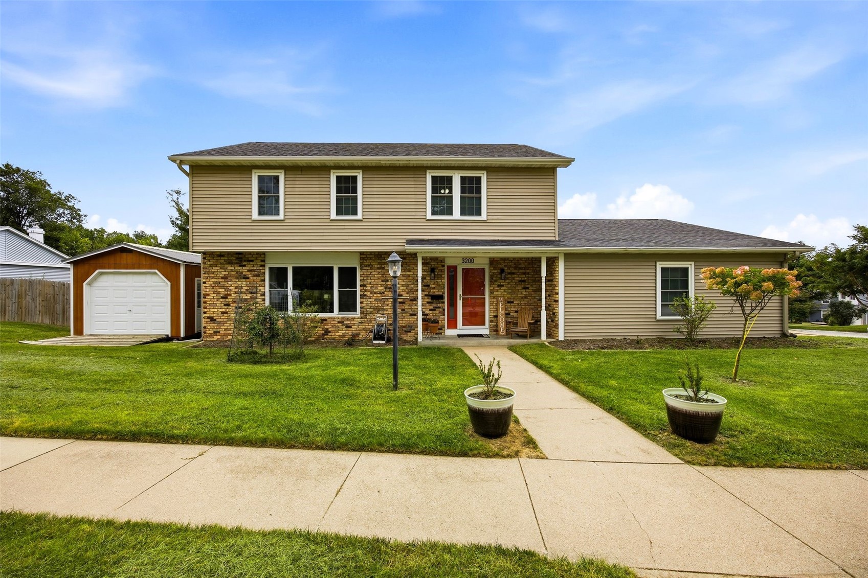Cedar Rapids IA, 3200 Blue Ridge Drive NE