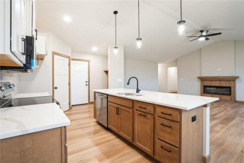 3329 Center Court Robins IA 52328