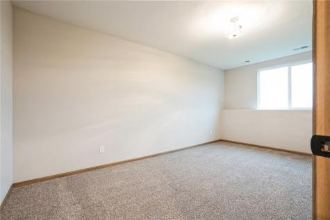 3329 Center Court Robins IA 52328