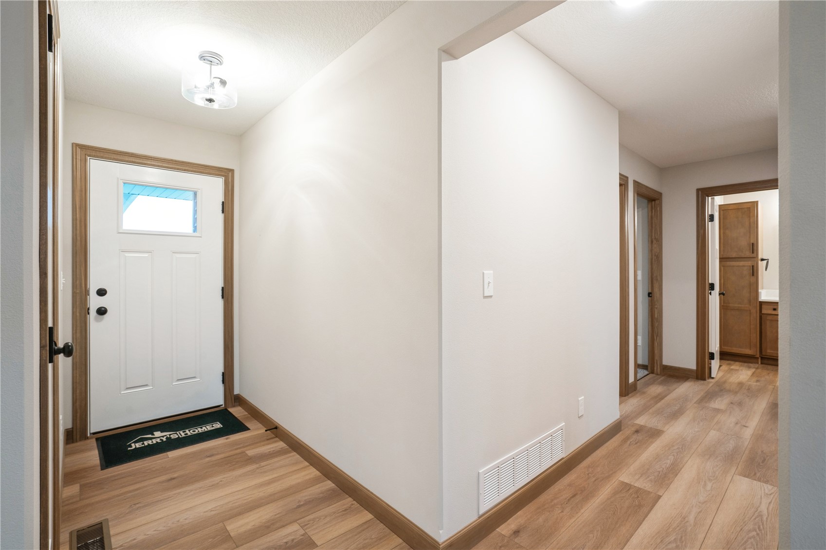3329 Center Court Robins IA 52328