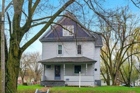 412 W Charles Street Oelwein IA 50662