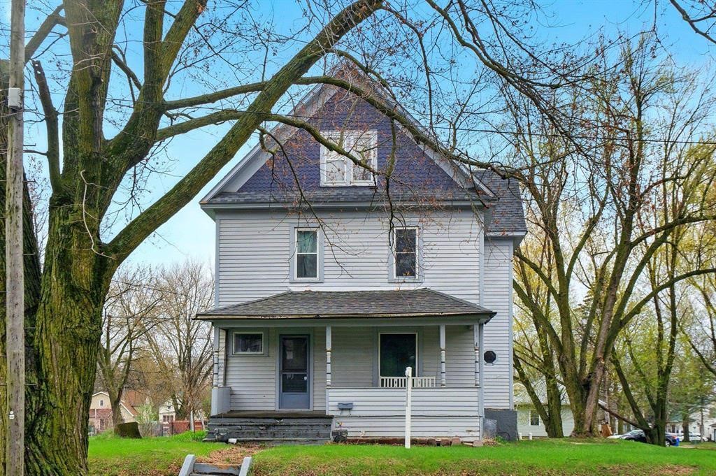 412 W Charles Street Oelwein IA 50662