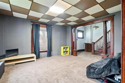 412 W Charles Street Oelwein IA 50662