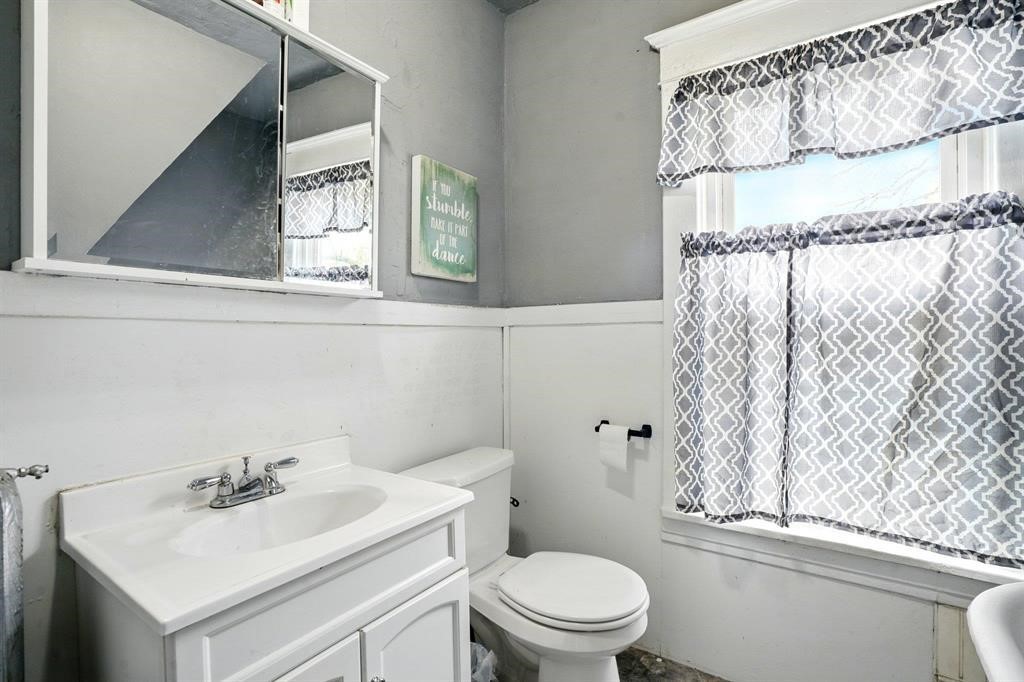 412 W Charles Street Oelwein IA 50662