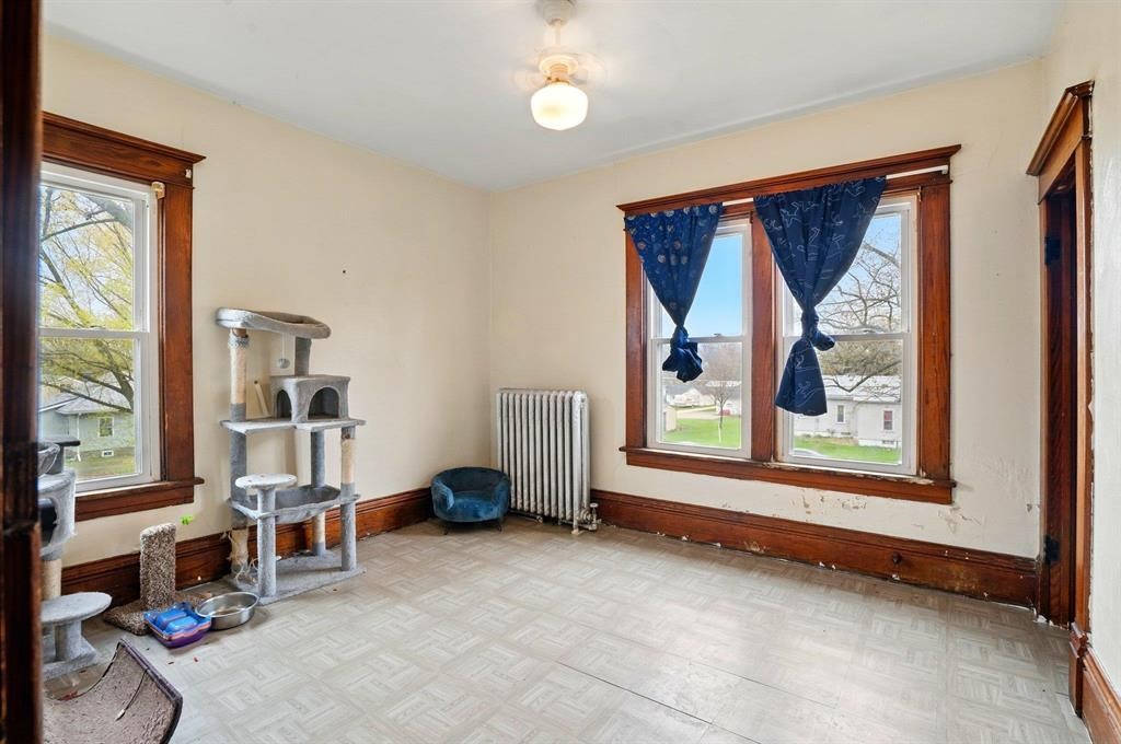 412 W Charles Street Oelwein IA 50662