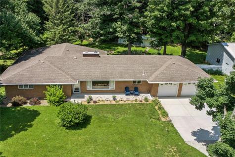 5995 30th Avenue Drive Vinton IA 52349