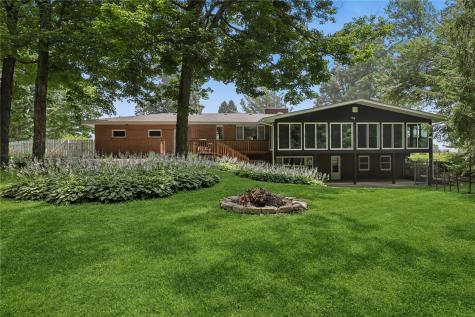 5995 30th Avenue Drive Vinton IA 52349