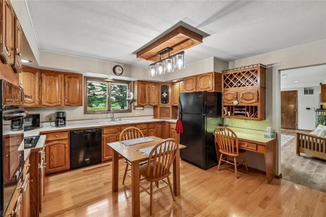 5995 30th Avenue Drive Vinton IA 52349