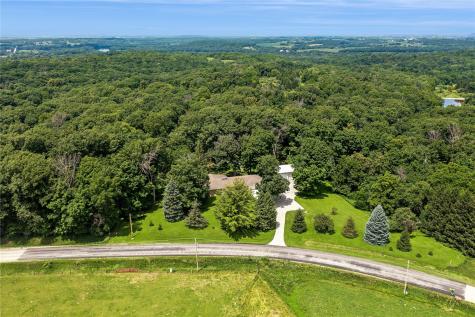 5995 30th Avenue Drive Vinton IA 52349