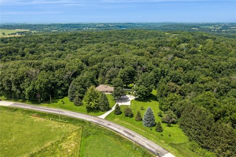 5995 30th Avenue Drive Vinton IA 52349