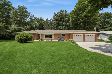 5995 30th Avenue Drive Vinton IA 52349