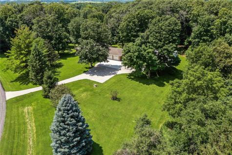 5995 30th Avenue Drive Vinton IA 52349