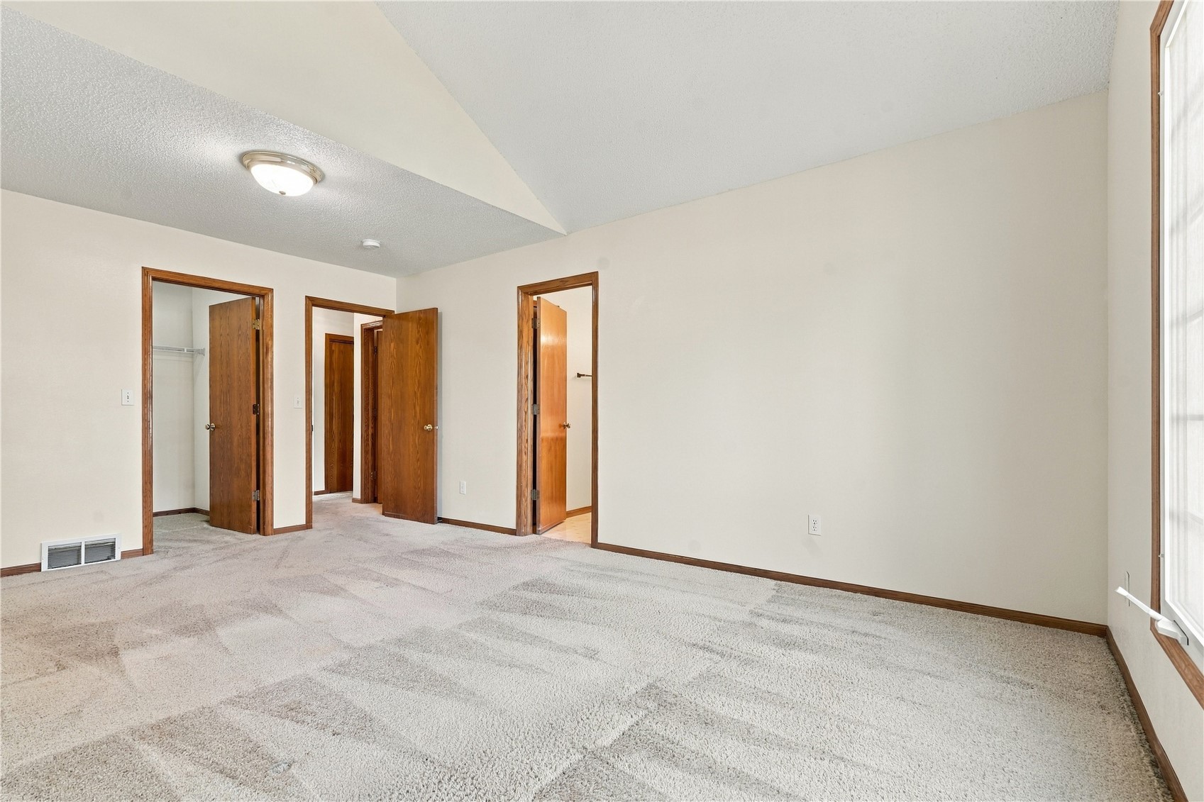 7400 Mallard Court Cedar Rapids IA 52402