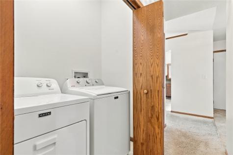 7400 Mallard Court Cedar Rapids IA 52402