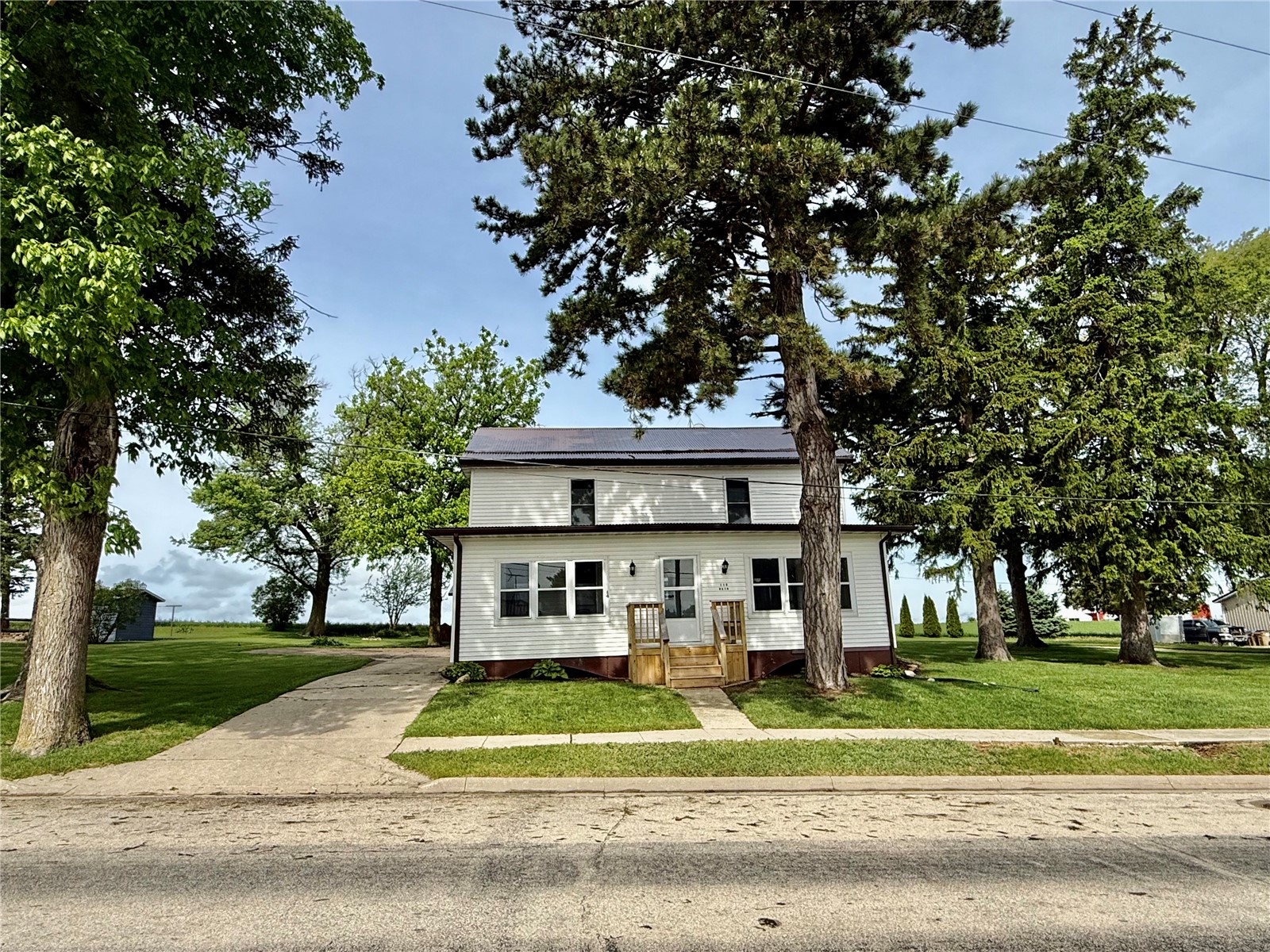 116 Main Street IA 52035