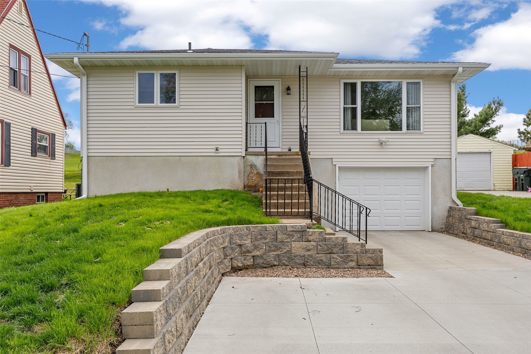 205 26th Avenue SW Cedar Rapids IA 52404
