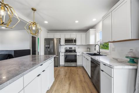 3716 Fir Tree Drive NE Cedar Rapids IA 52402