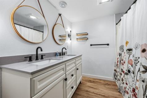 3716 Fir Tree Drive NE Cedar Rapids IA 52402
