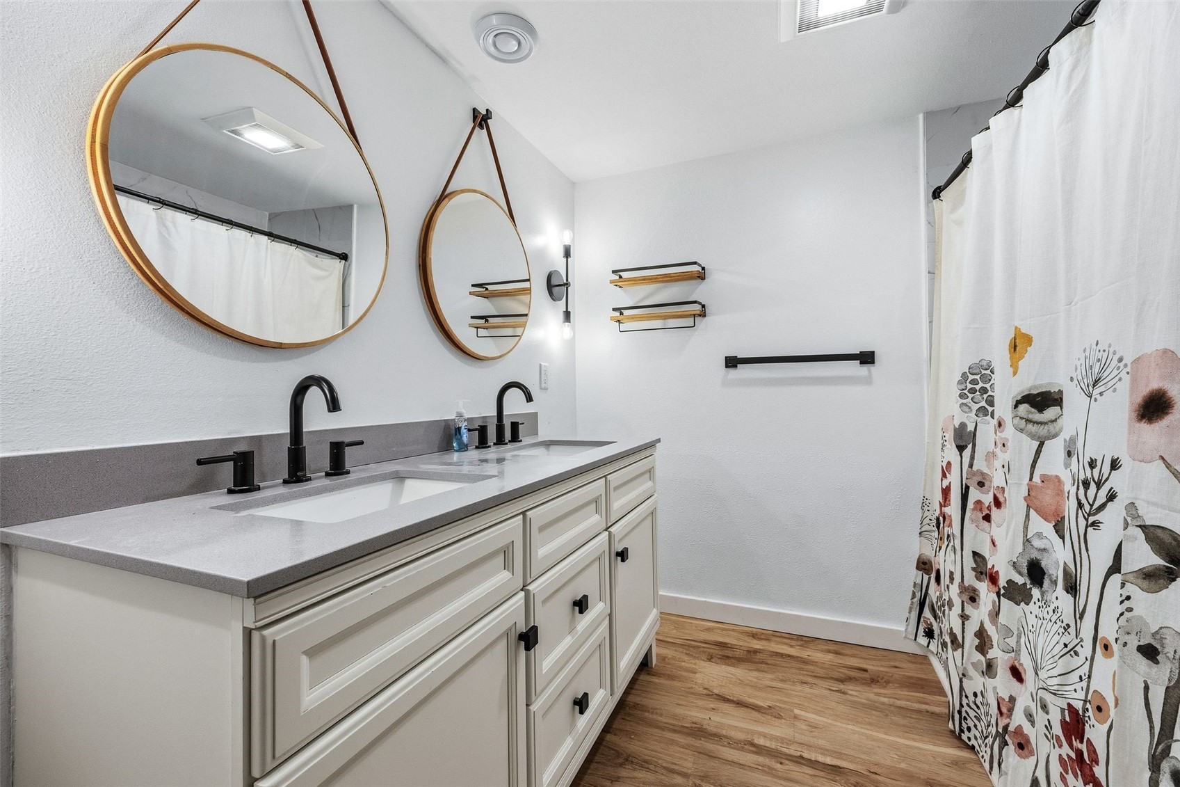 3716 Fir Tree Drive NE Cedar Rapids IA 52402