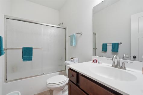 7700 1st Avenue NW Cedar Rapids IA 52405
