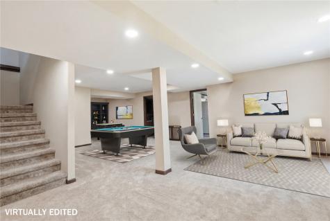 7700 1st Avenue NW Cedar Rapids IA 52405