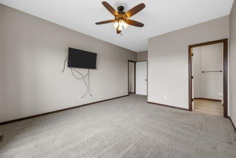 3025 Ridgeview Drive Ely IA 52227