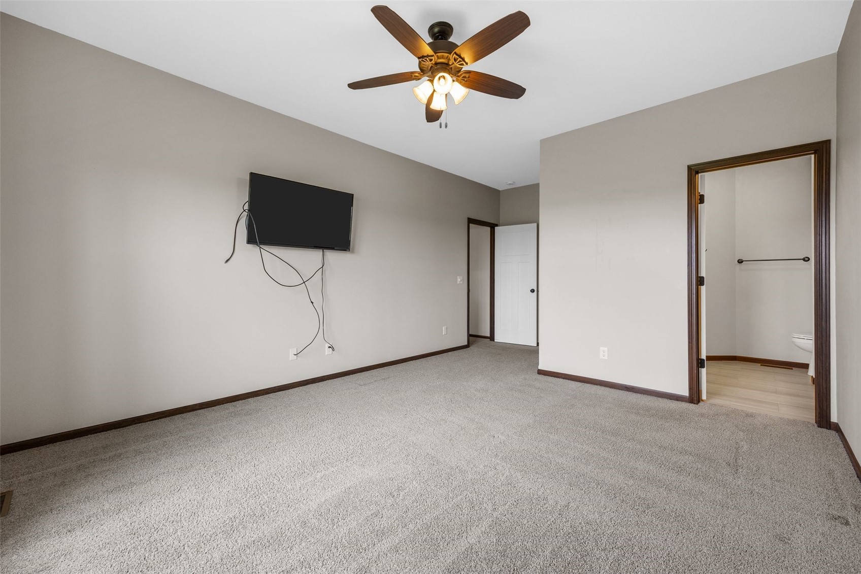 3025 Ridgeview Drive Ely IA 52227