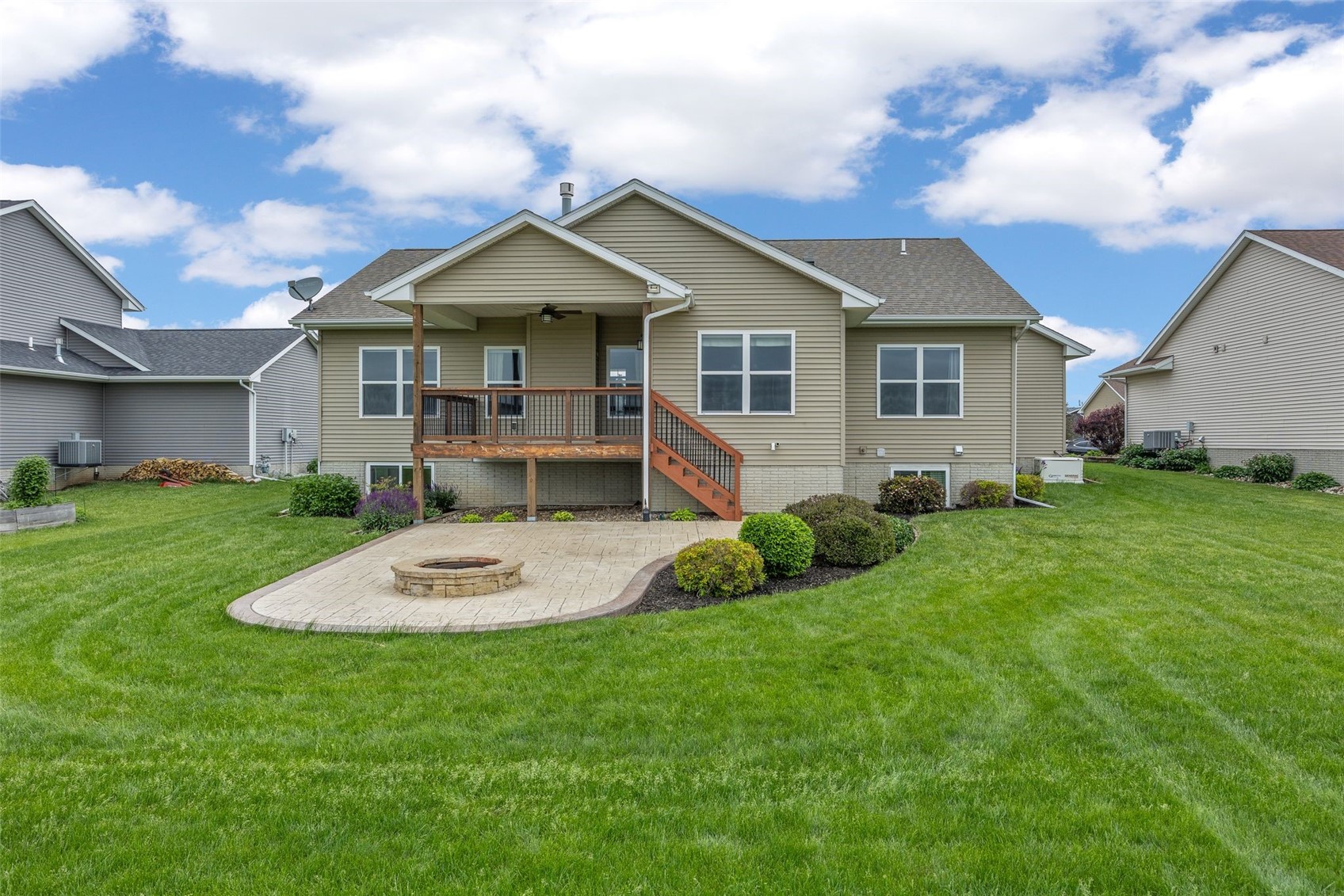 3025 Ridgeview Drive Ely IA 52227