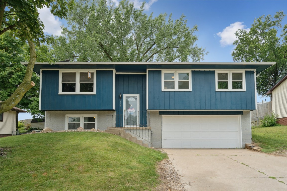 1708 Woodside Court NW Cedar Rapids IA 52405