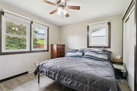 1708 Woodside Court NW Cedar Rapids IA 52405