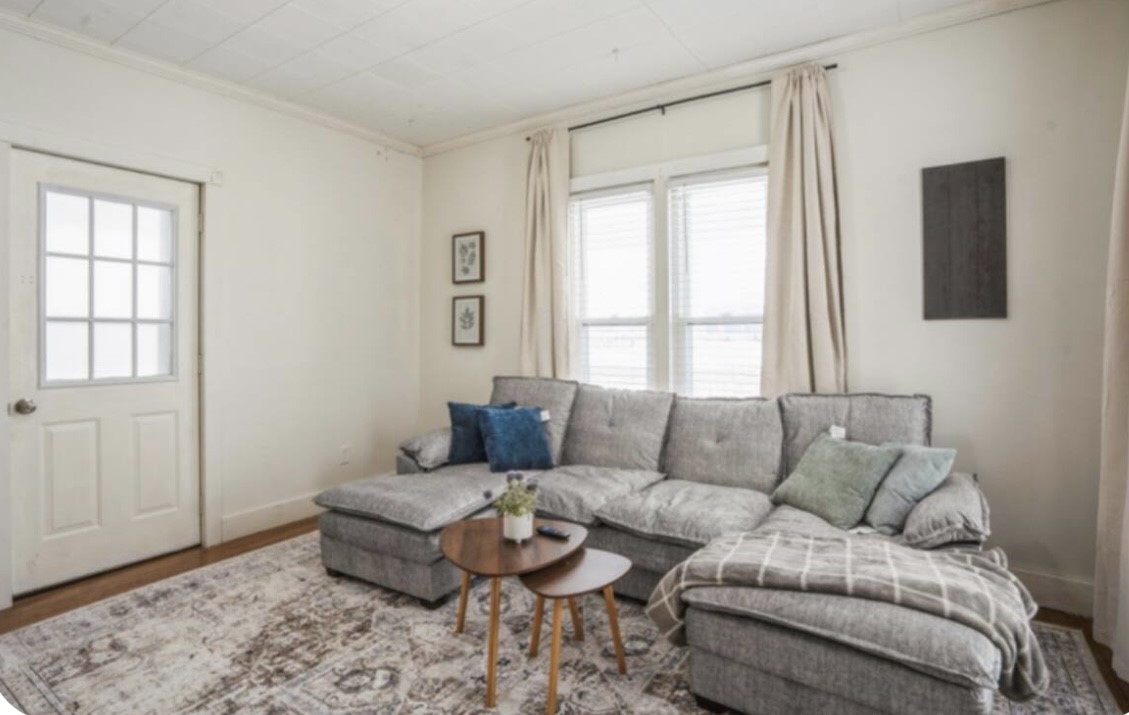 714 East Avenue NW Cedar Rapids IA 52405